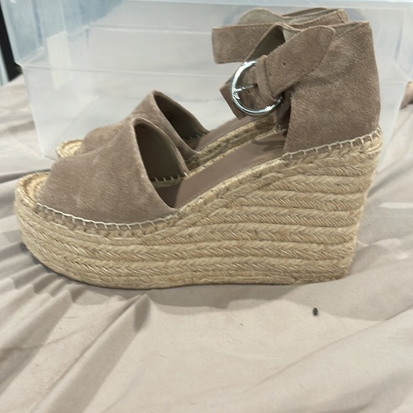 Marc Fisher platform sandals - Picture 3 of 6